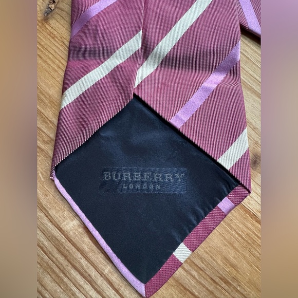 Burberry London Silk Tie - Picture 5 of 9
